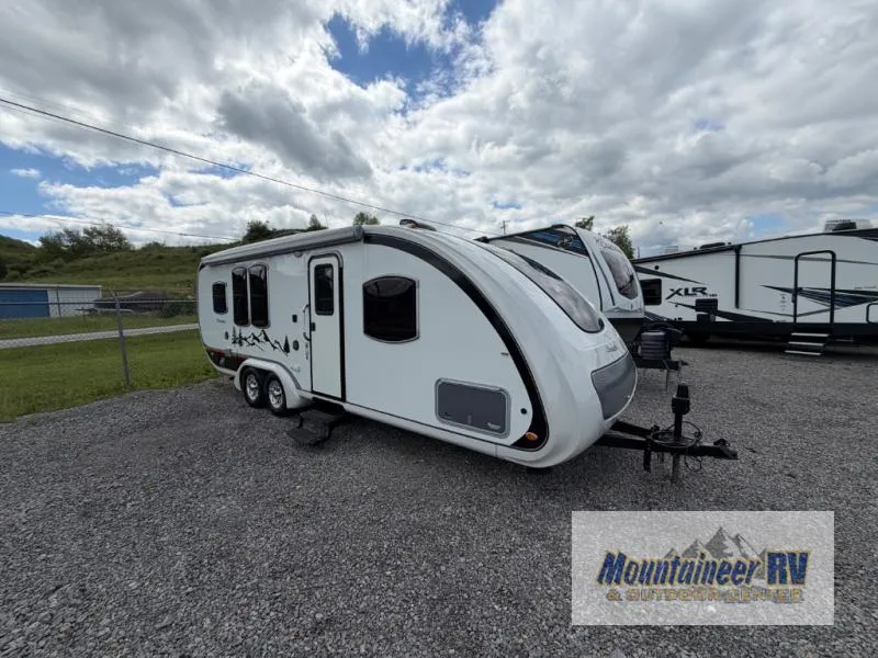 2012 EverGreen RV Element 26SRK - Photo 2
