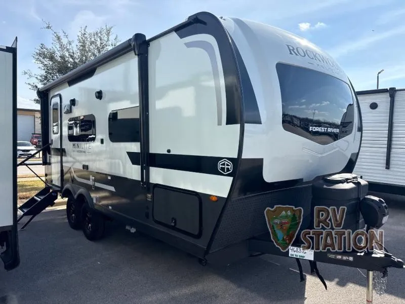 2026 Forest River Rockwood Mini Lite 2109S - Photo 3