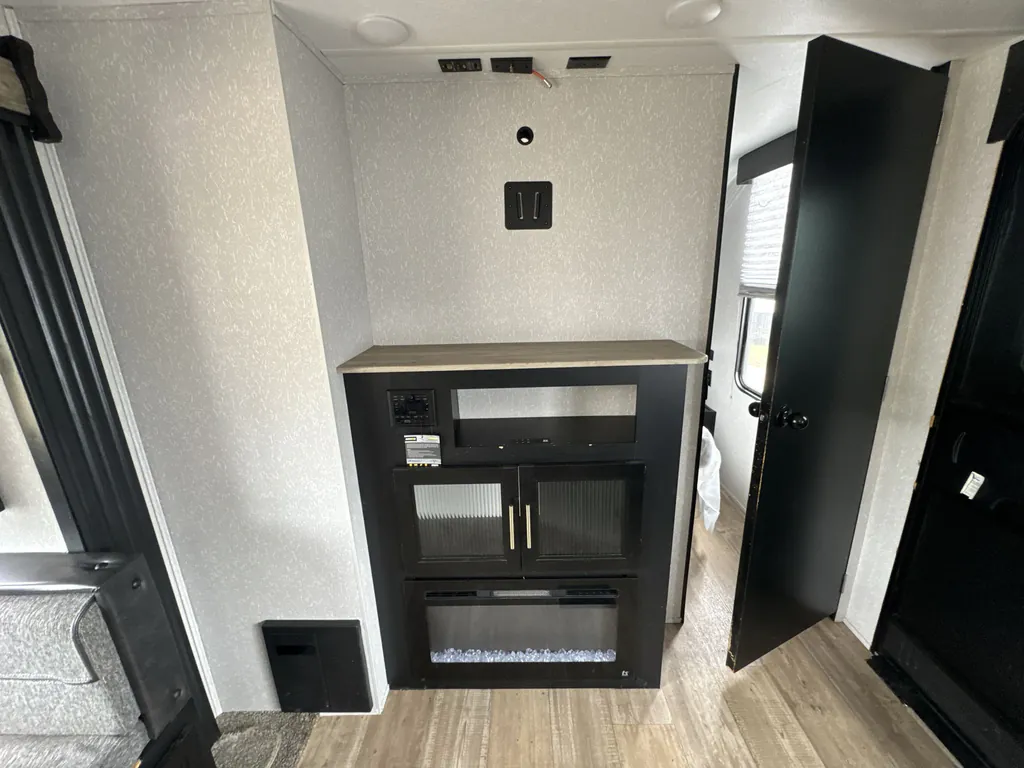 2022 Forest River Cherokee 274BRB, Photos photo 14