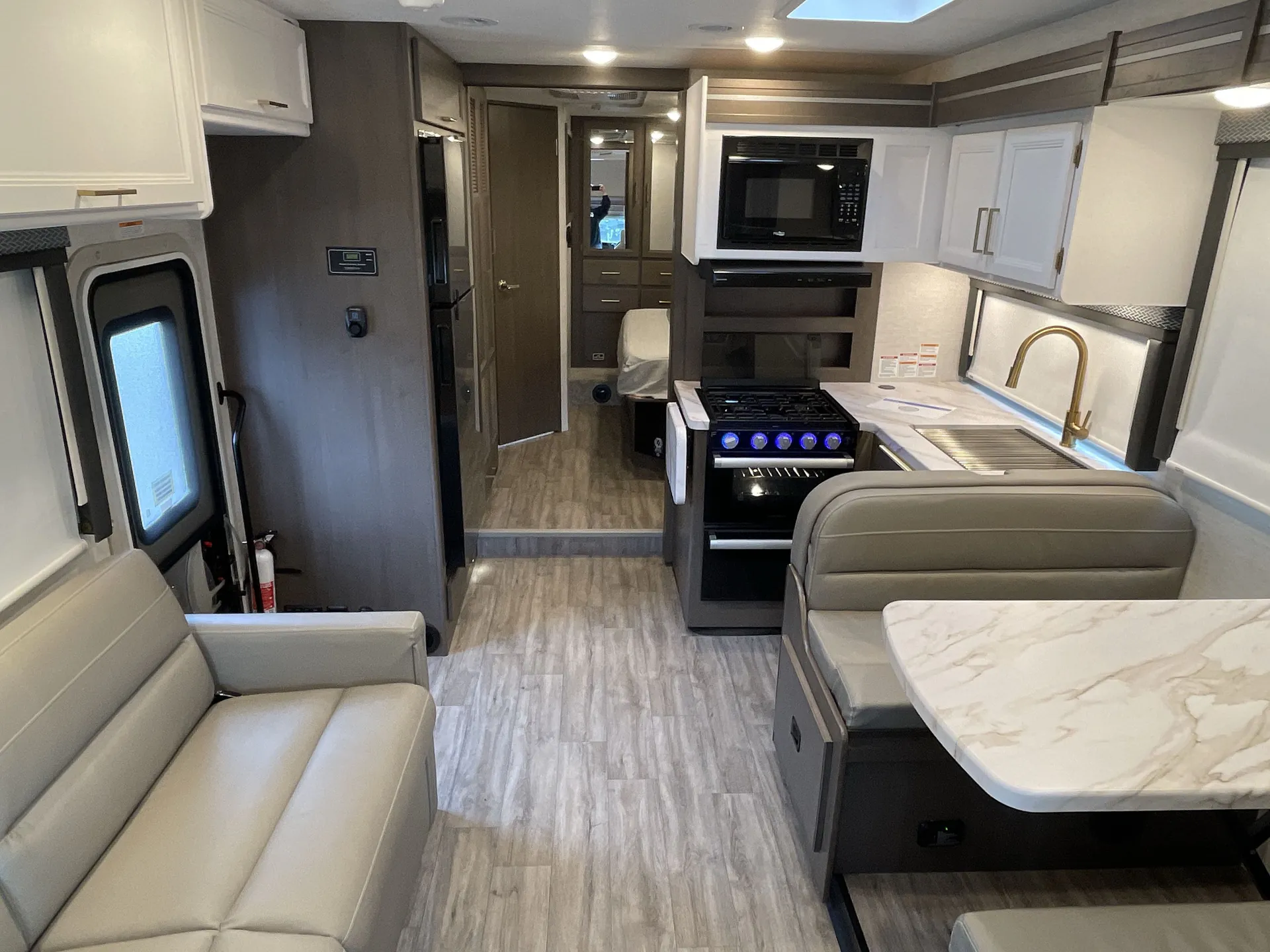 2025 Thor Motor Coach Four Winds 29K - Photo 3