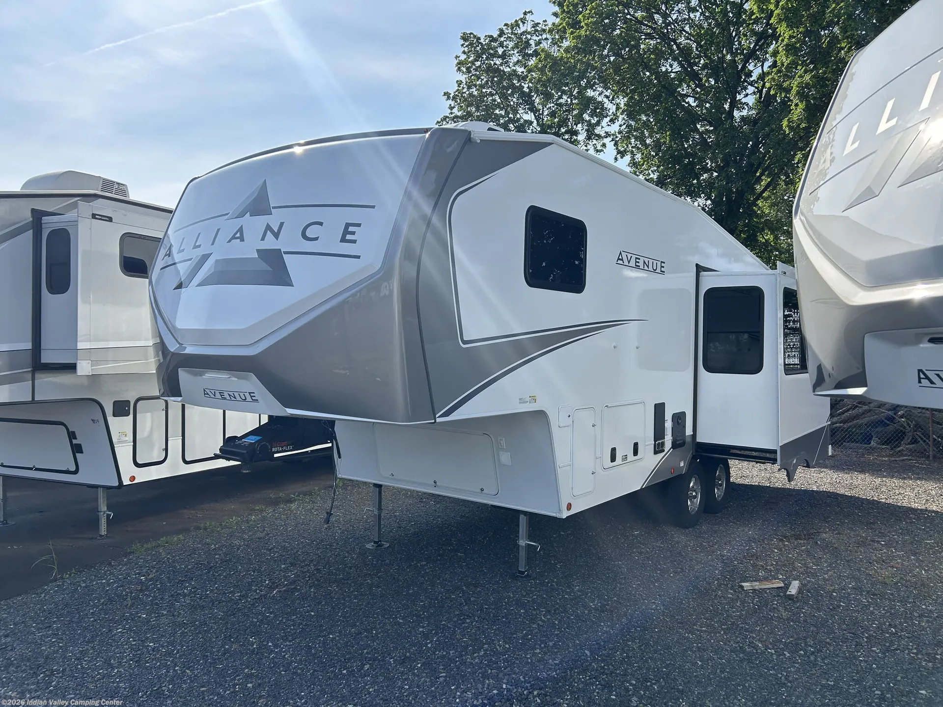 2027 Alliance RV Avenue All-Access Series 23ML - Photo 3