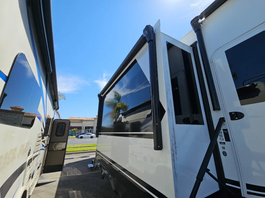2026 Brinkley Model G 3950, Exterior photo 11