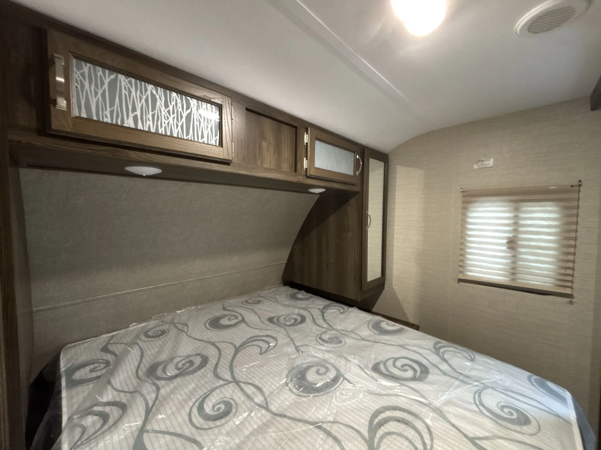 2018 Keystone Bullet 243BHS — living area main