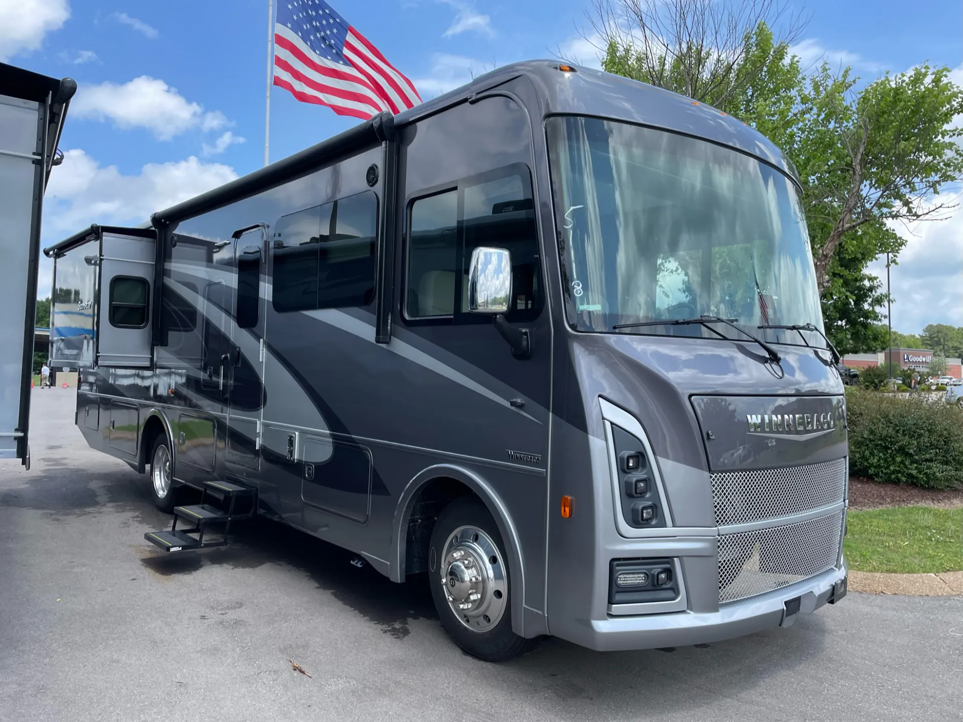 2025 Winnebago Sunstar 33K - Photo 2