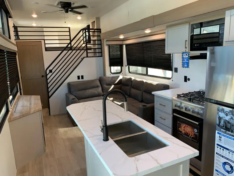 2027 Jayco Jay Flight Bungalow JayLoft, Photos photo 3