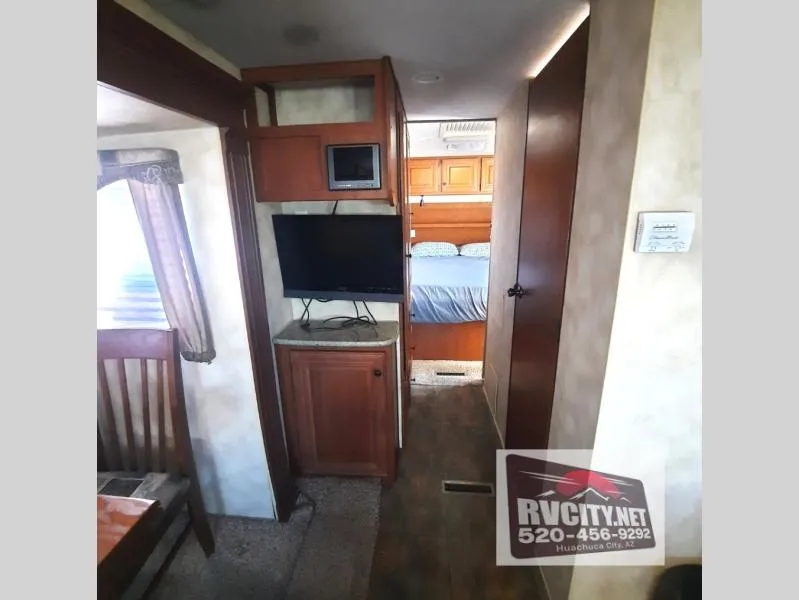 2013 Northwood Arctic Fox 27T - Photo 2