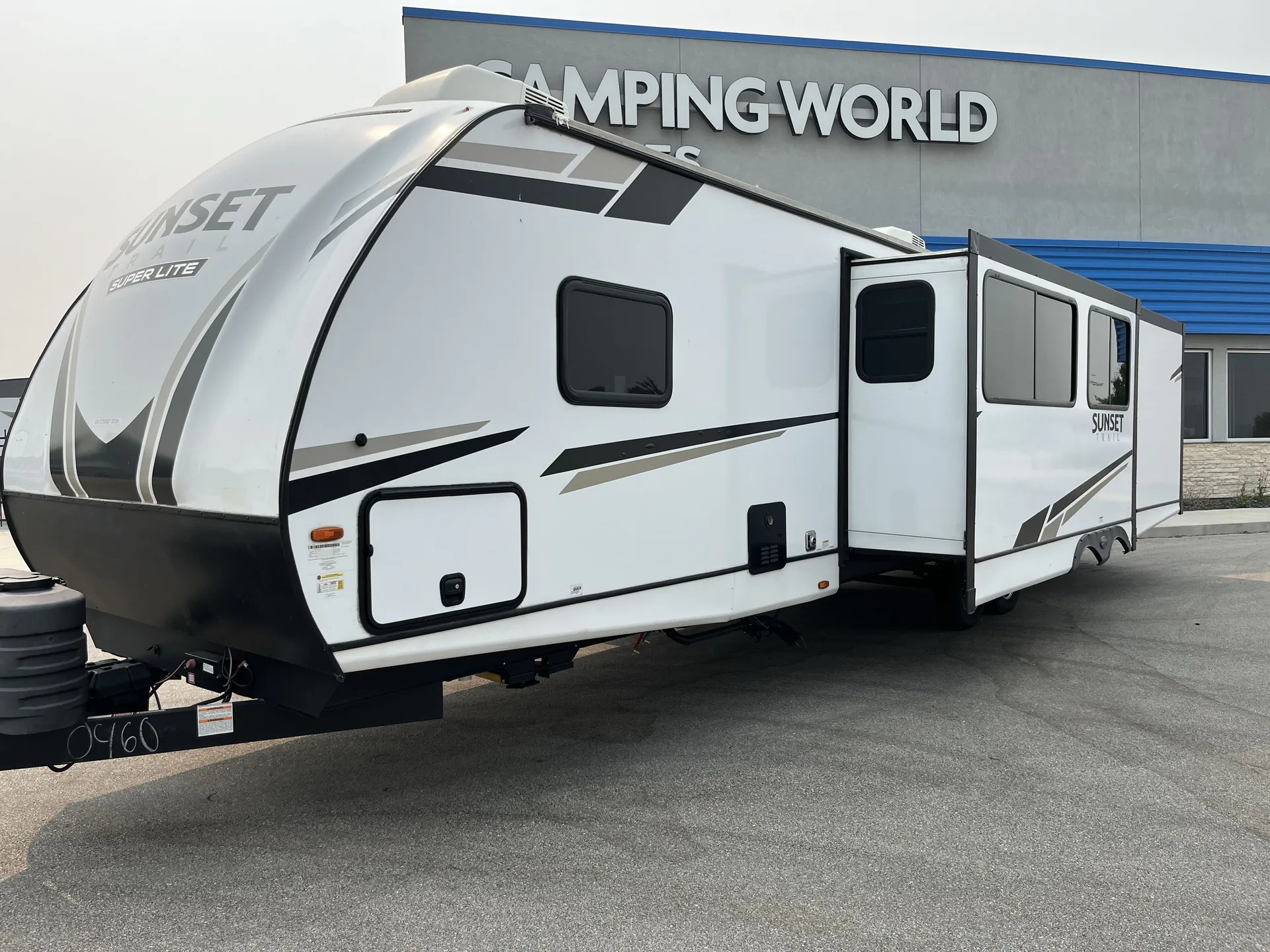 2024 CrossRoads Sunset Trail Super Lite SS331BH — living area main