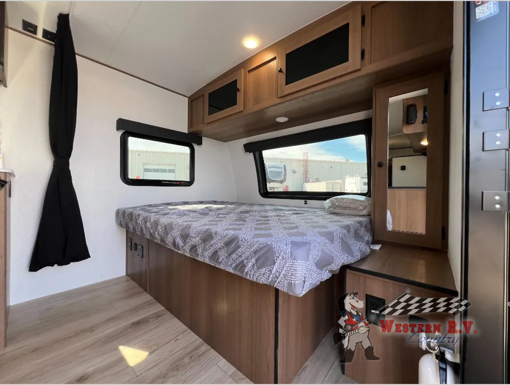 2027 Coachmen Apex Nano 186BH, Photos photo 2