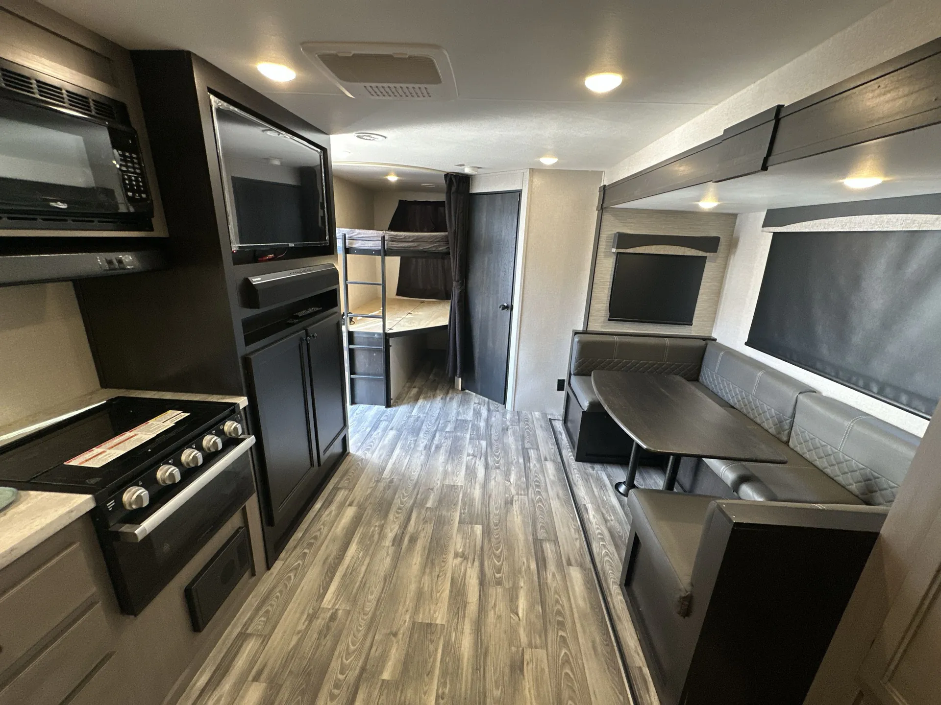 2022 Highland Ridge Mesa Ridge S-Lite 241BH - Photo 3