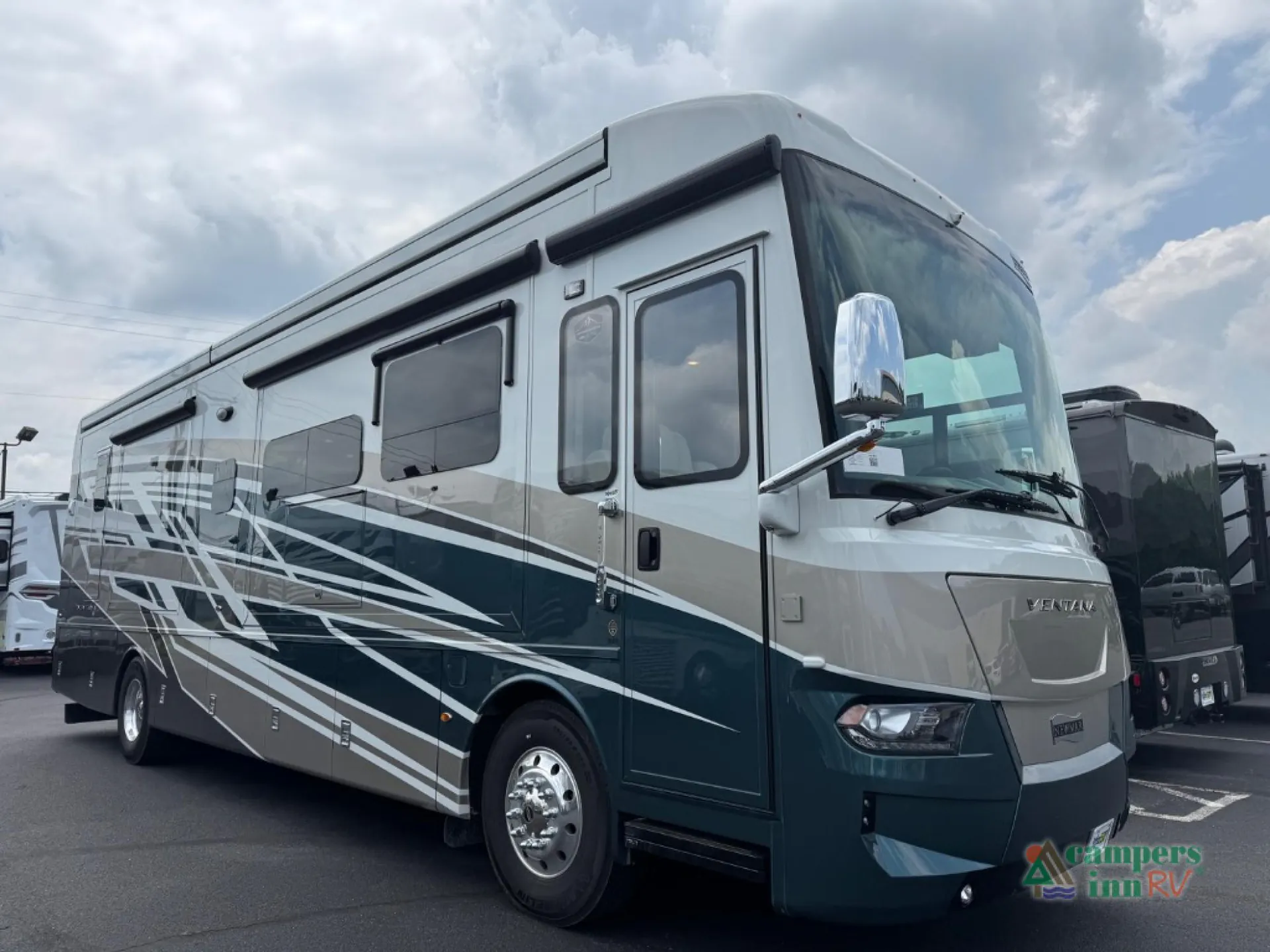 2025 Newmar Ventana 3809 - Photo 2