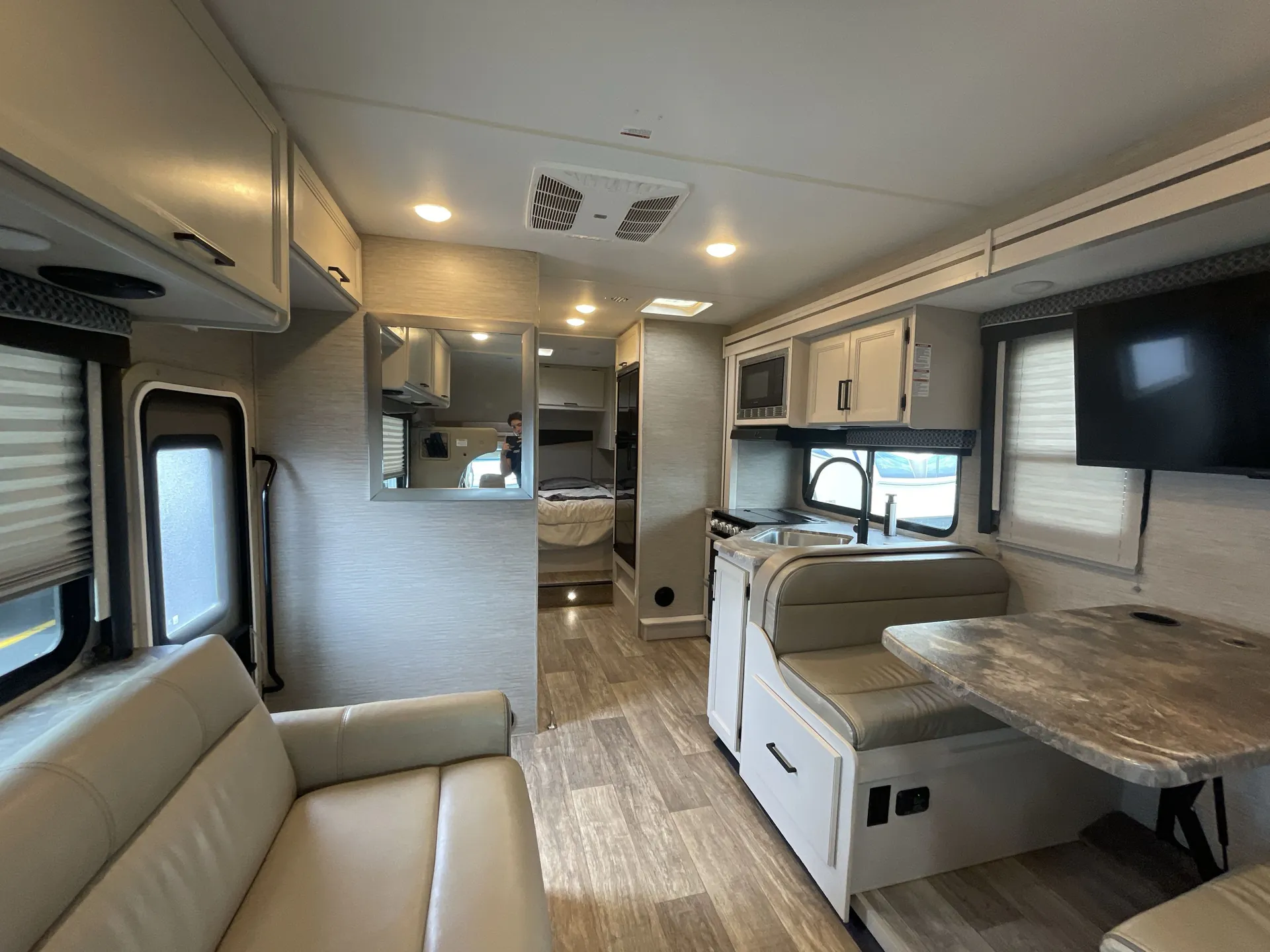 2023 Thor Motor Coach Chateau 28Z — living area main