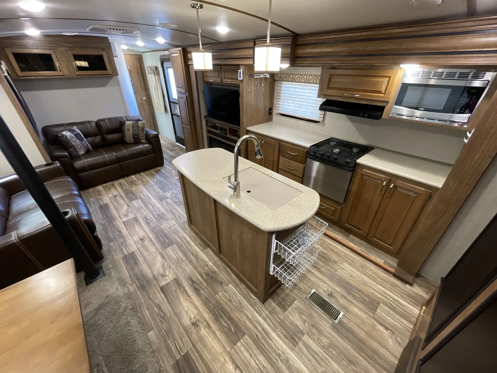 2019 Keystone Laredo 335MK — living area main