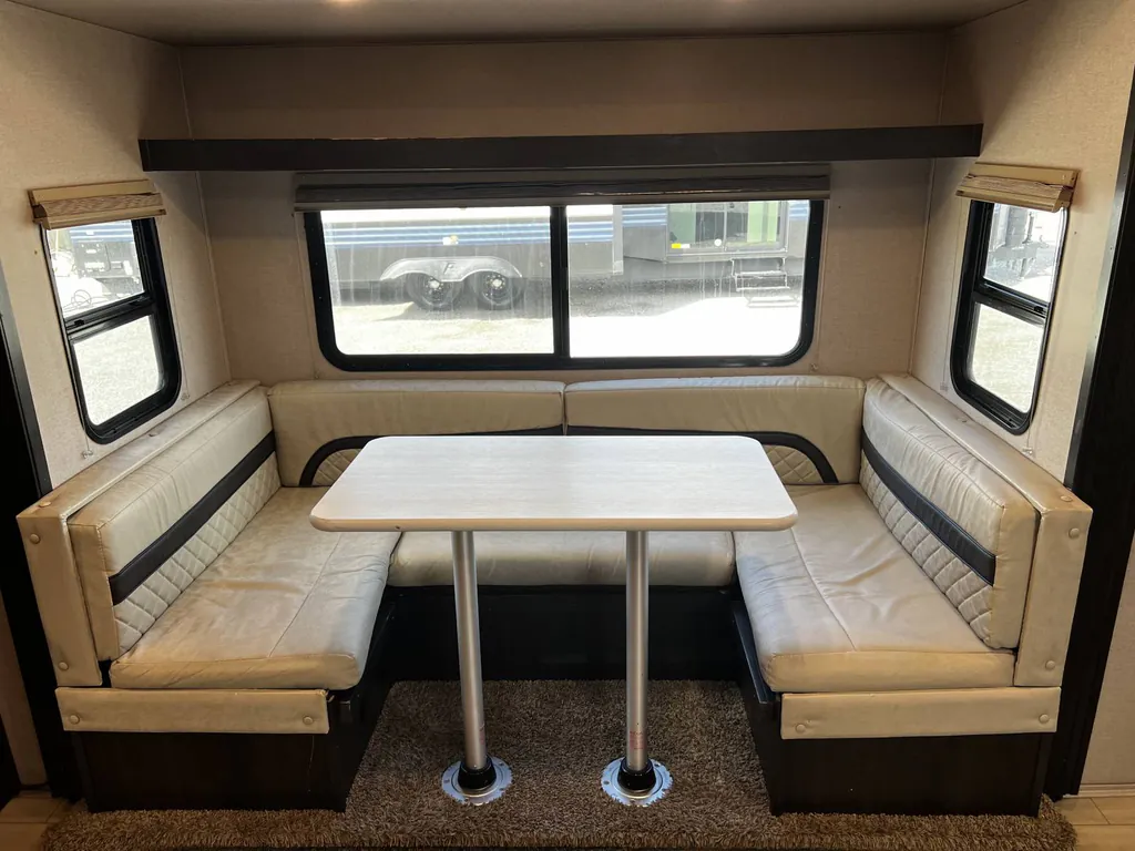 2019 Forest River XLR Hyperlite 30HDS, Photos photo 9