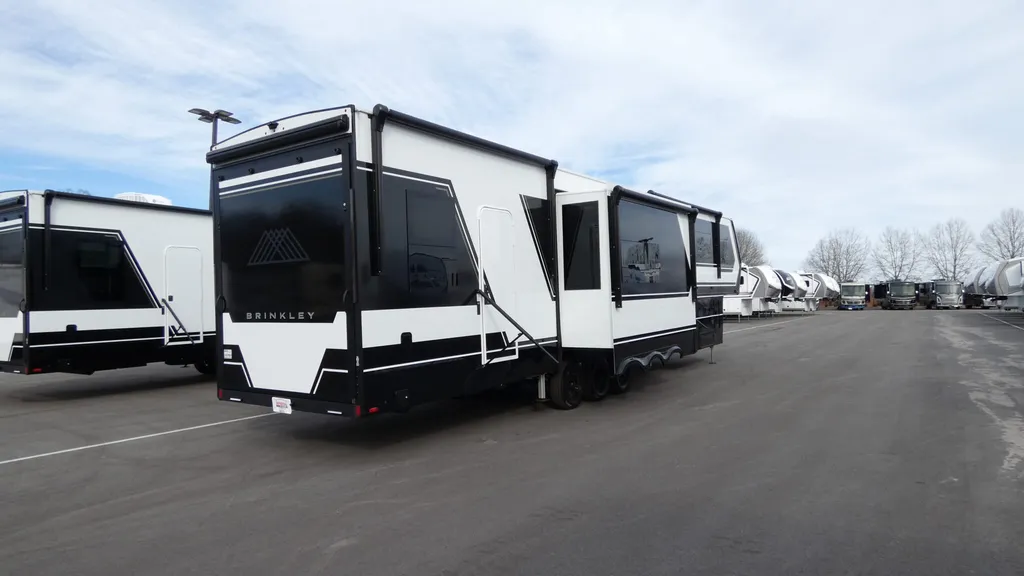 2026 Brinkley Model G 4150, Photos photo 7
