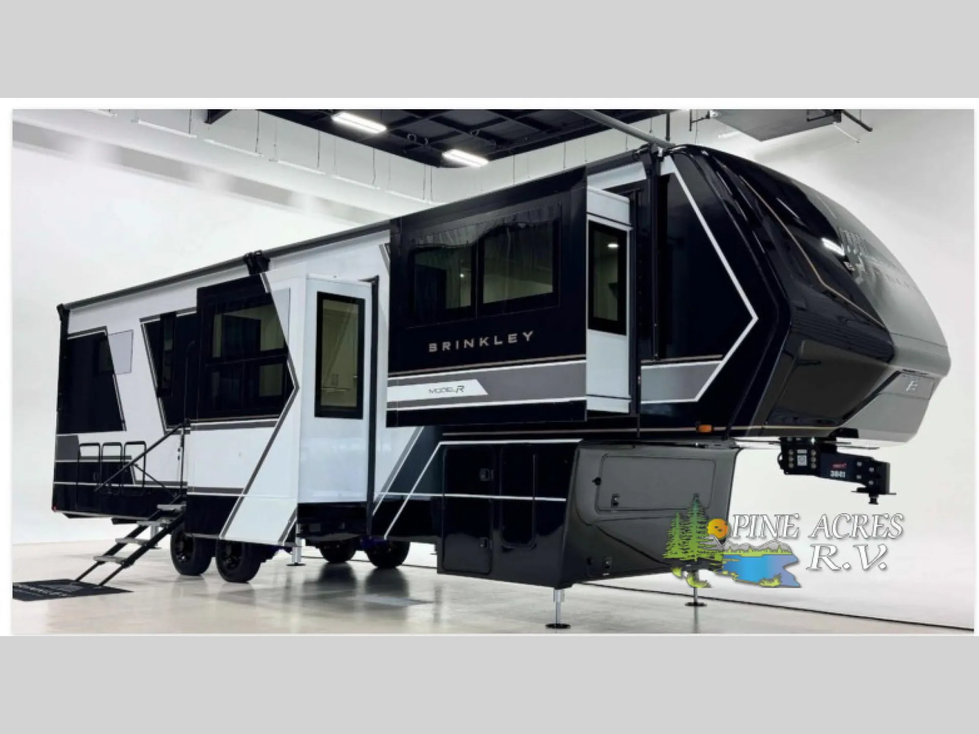 2027 Brinkley Model R 3710 - Photo 2