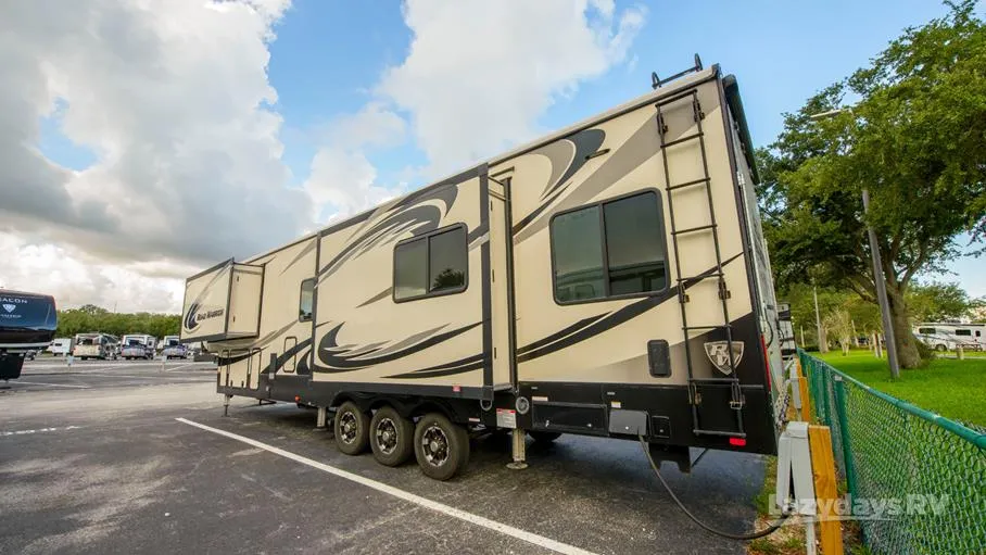 2019 Heartland Road Warrior 411 - Photo 3