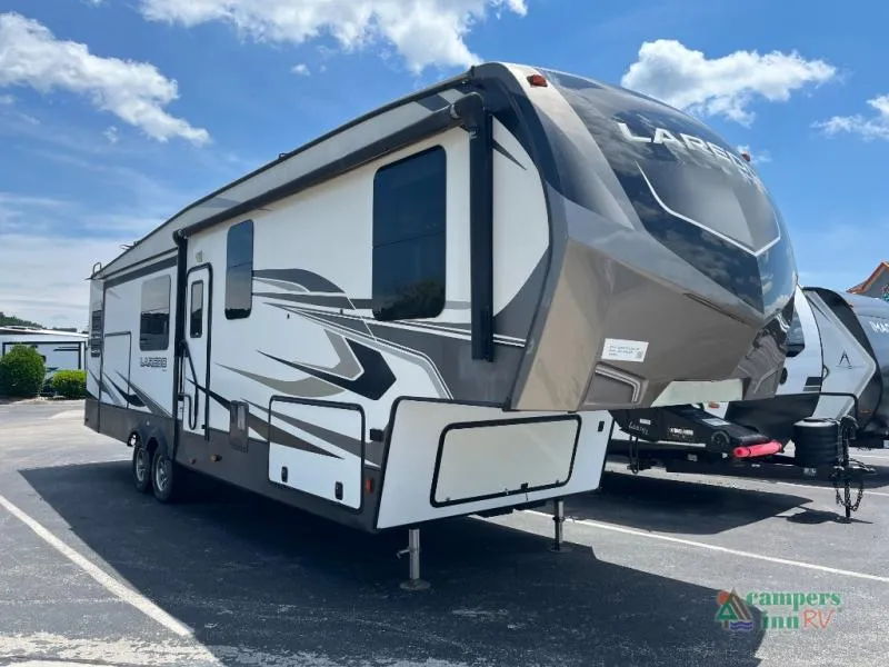 2021 Keystone Laredo 325RL - Photo 2