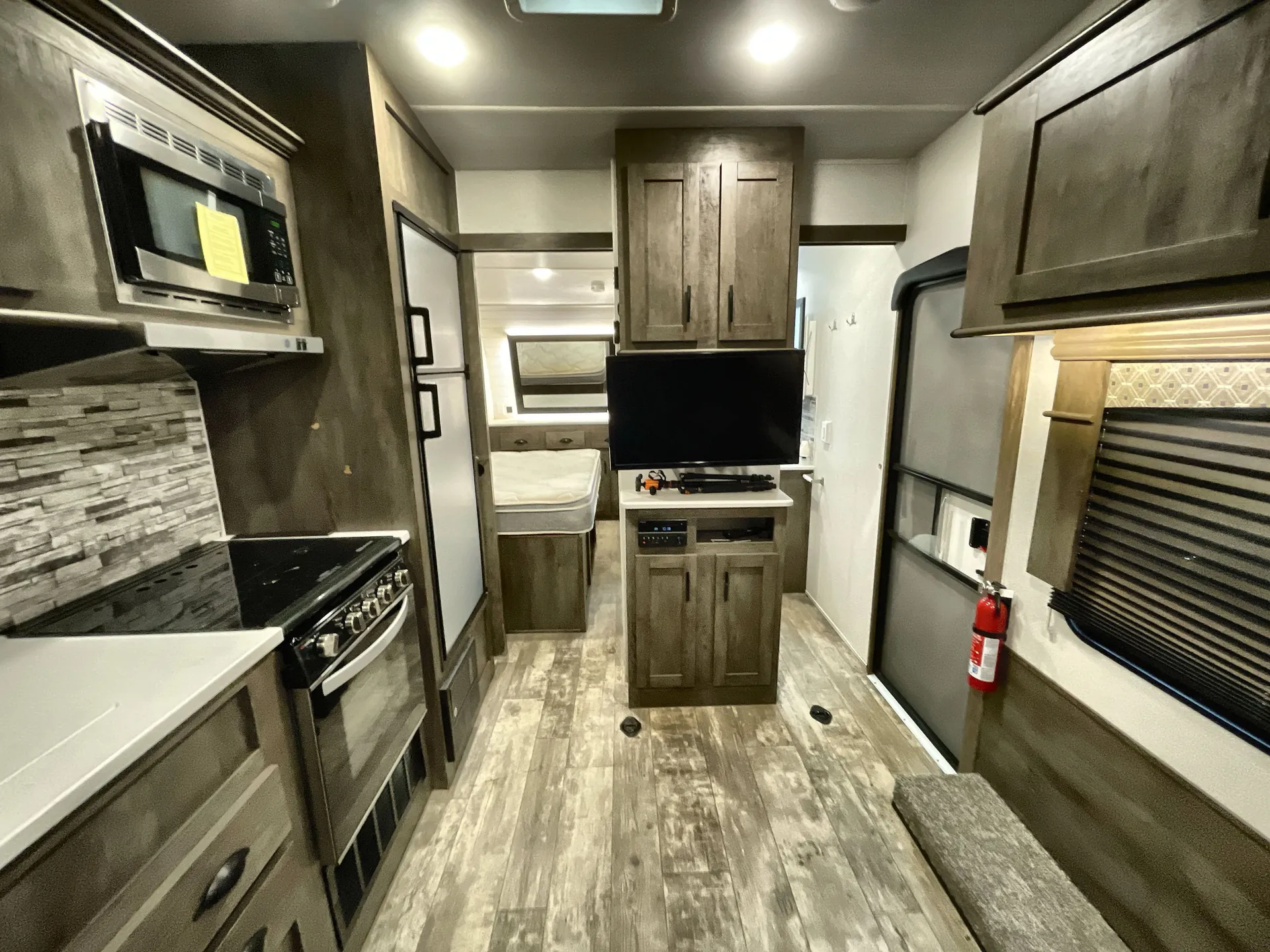 2021 Forest River Shockwave 24QSGMX — living area main