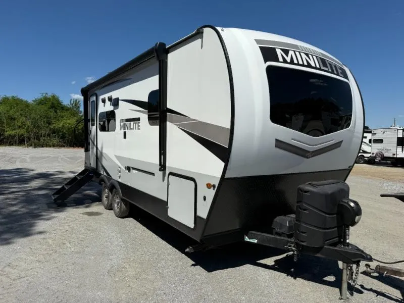 2023 Forest River Rockwood Mini Lite 2205S - Photo 2