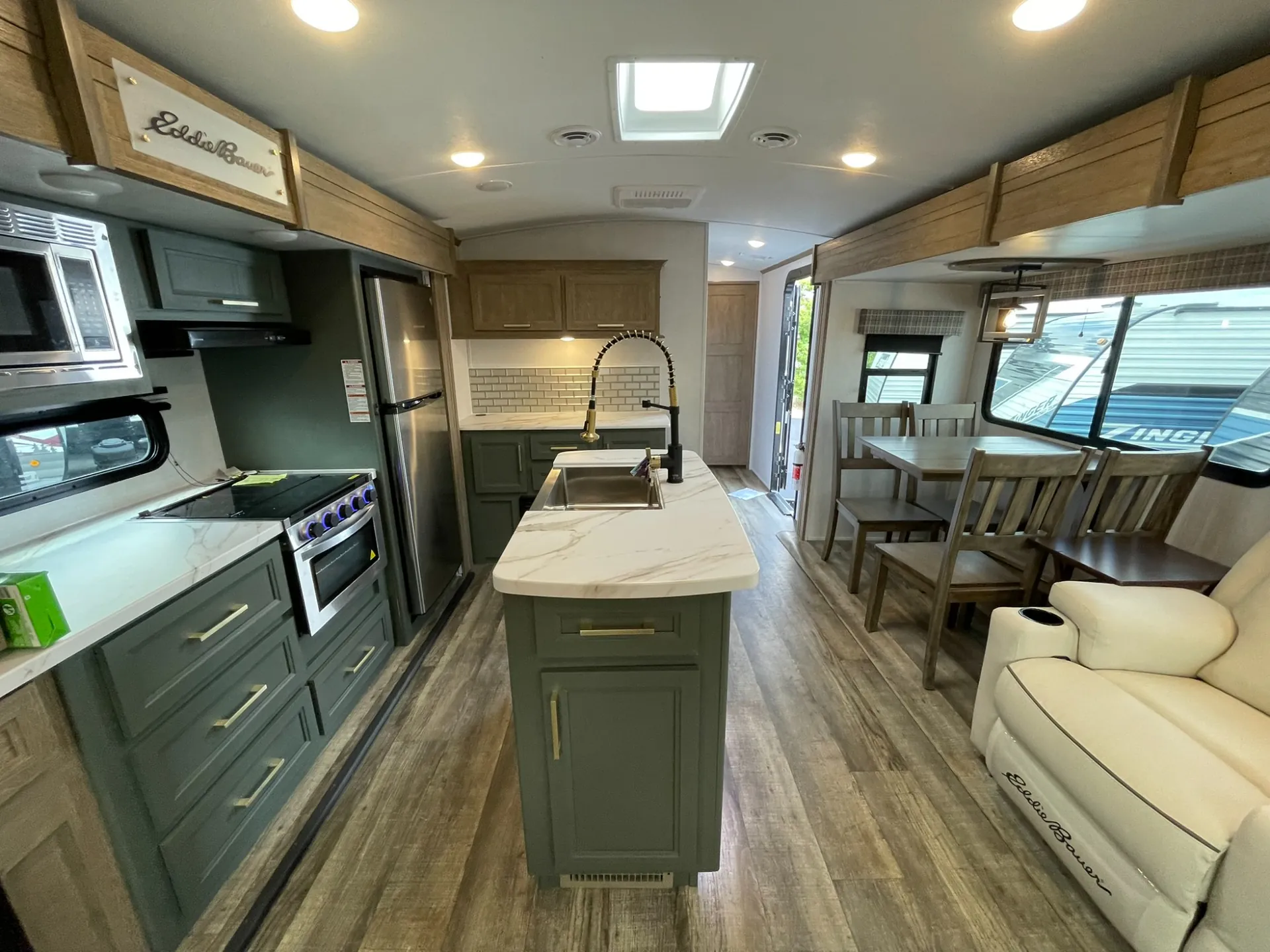 2023 dutchmen Eddie Bauer 33RL - Photo 3