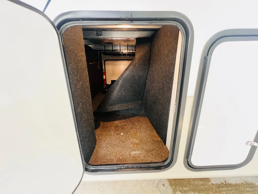 2023 Keystone Avalanche 390DS, Photos photo 10
