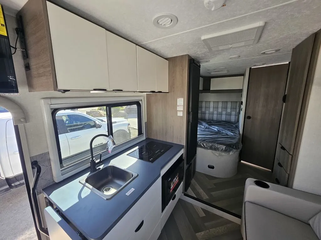2025 Coachmen Cross Trail 24FL dealer photo 5 from Western Skies RV