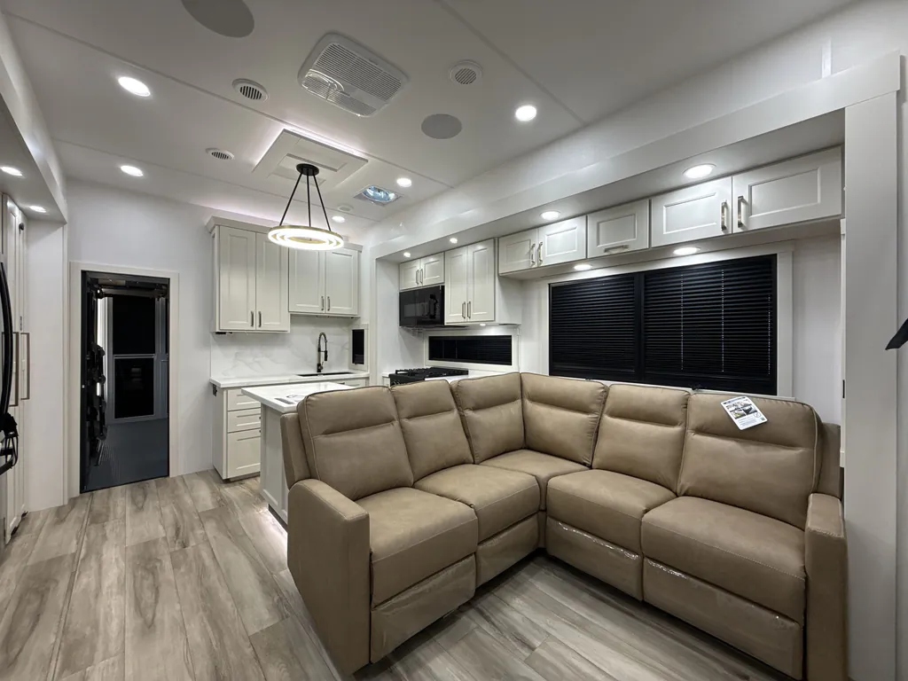 2027 Brinkley Model G 3970, Photos photo 3