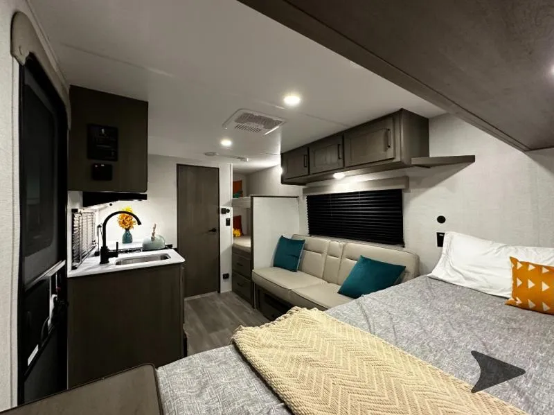 2026 Grand Design Transcend One 151BH - Photo 3