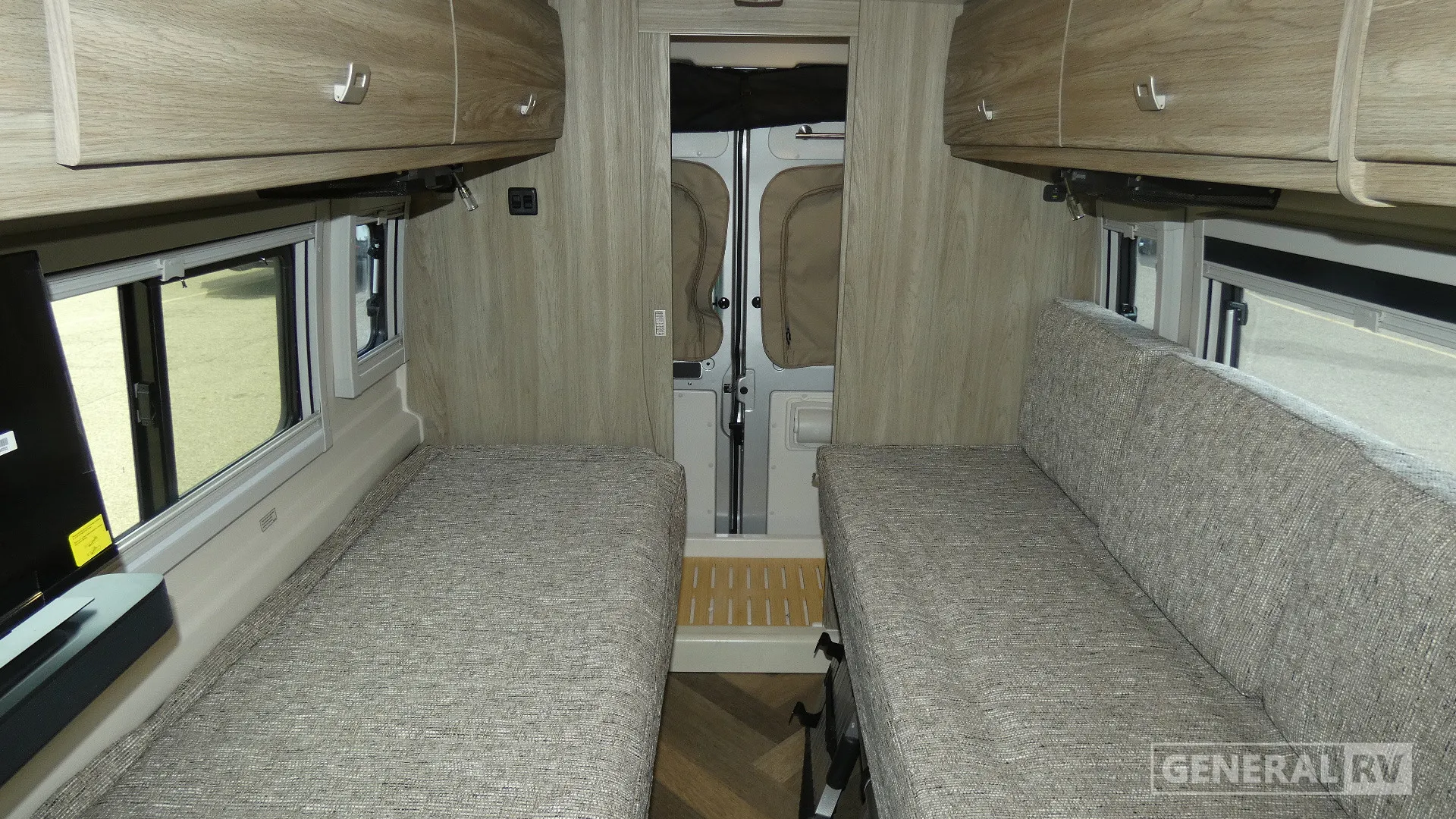2027 Winnebago TRAVATO 59K - Photo 3