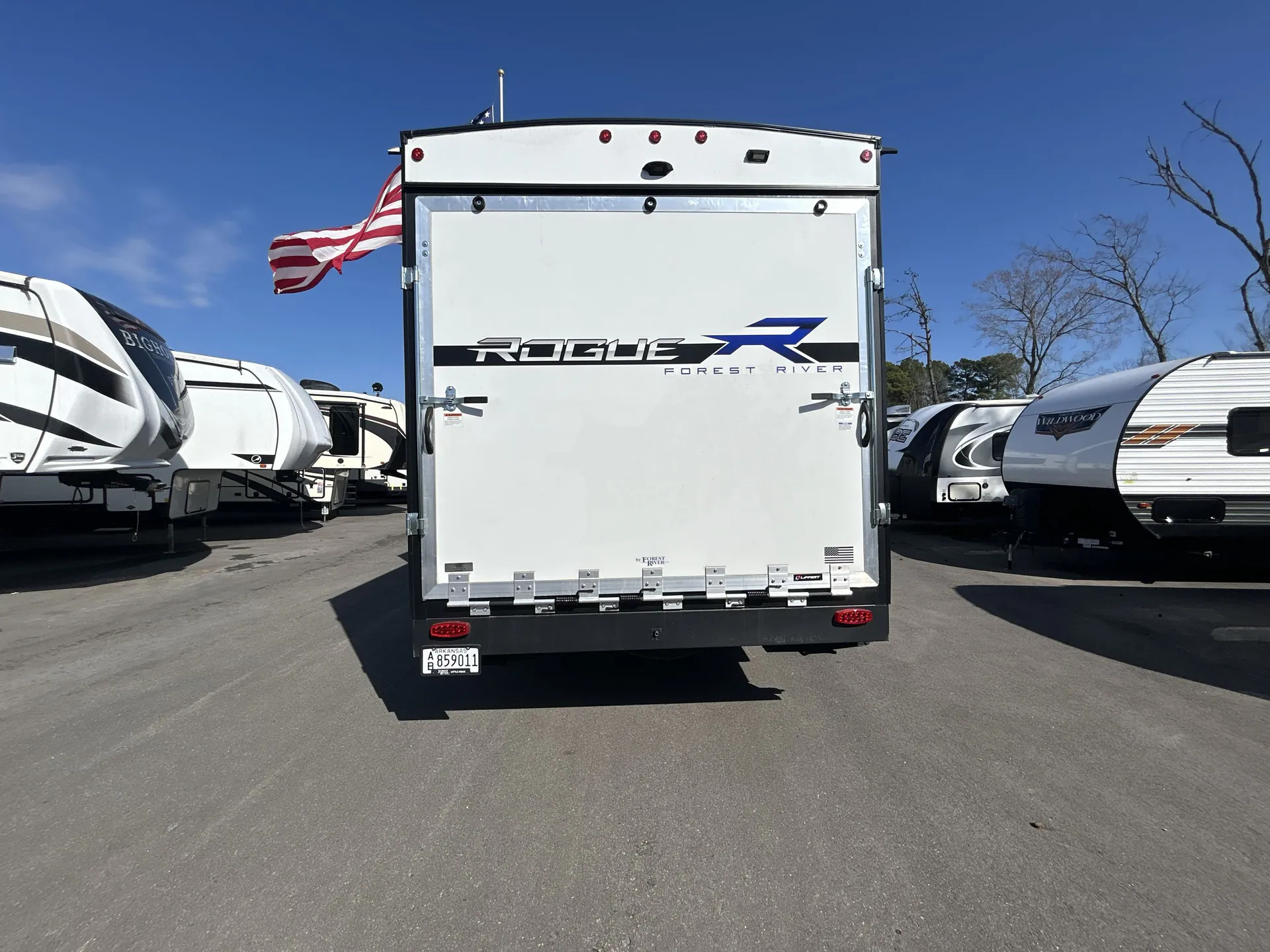2024 Forest River Vengeance Rogue SUT 29SUT — backside
