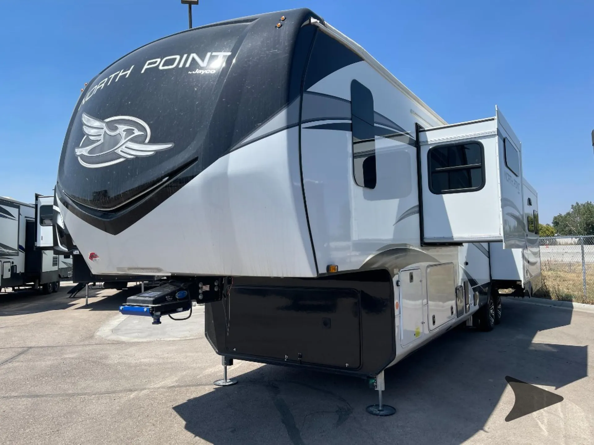 2024 Jayco North Point 387FBTS - Photo 3
