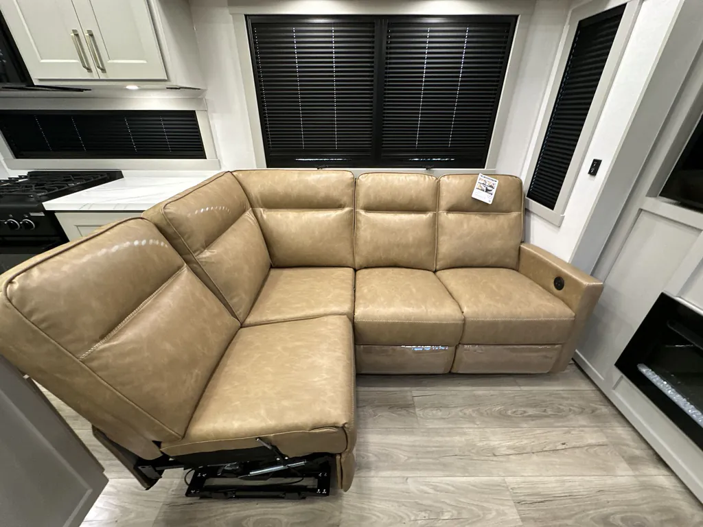 2026 Brinkley Model G 3970, Photos photo 11