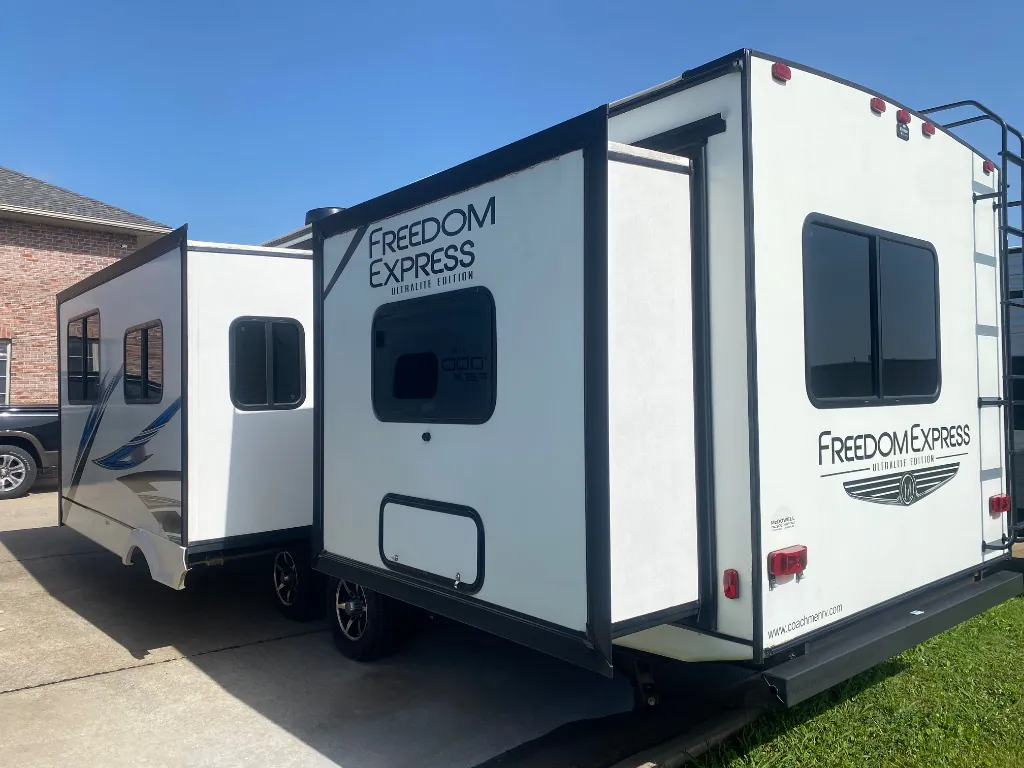 2021 Coachmen Freedom Express Ultra Lite 259FKDS - Photo 4
