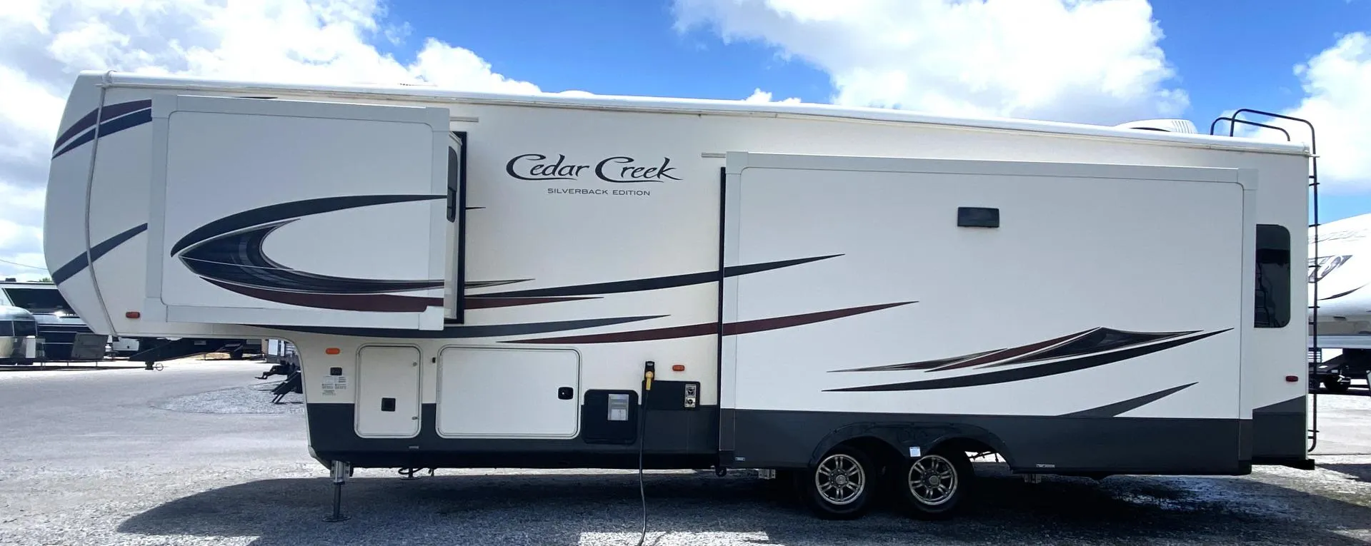 2019 Forest River Cedar Creek Silverback 31IK - Photo 2