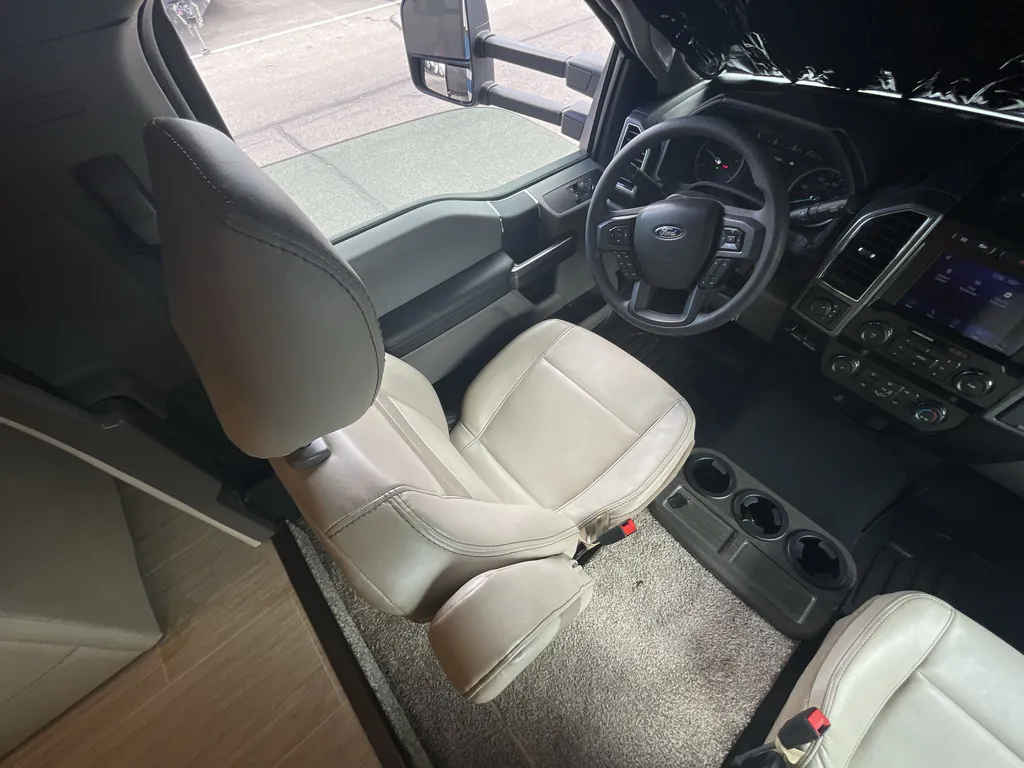 2022 Thor Motor Coach Magnitude RS36, Photos photo 35