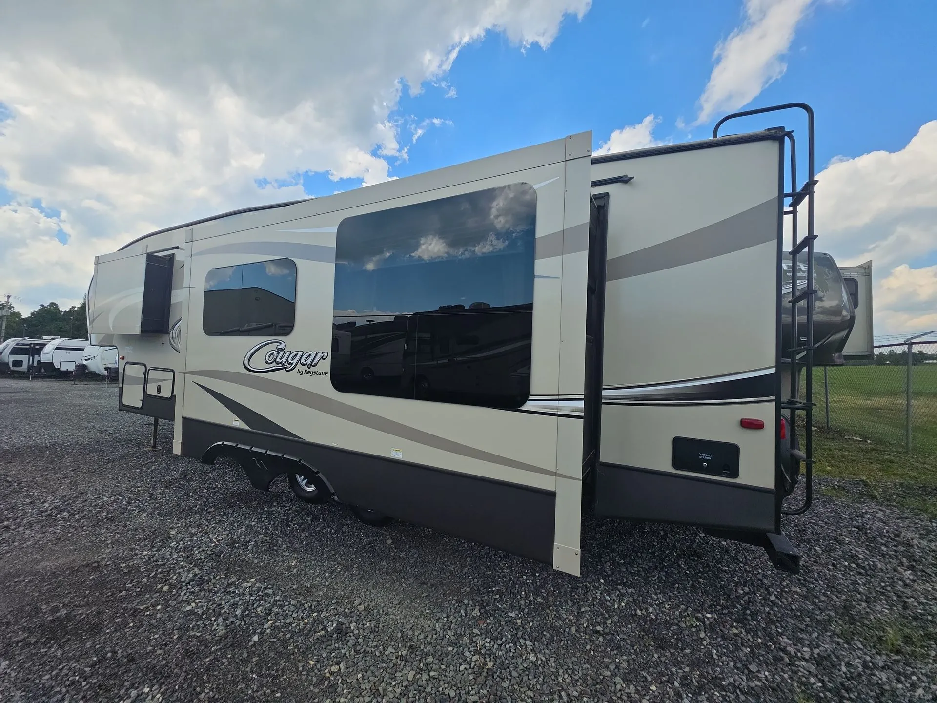 2017 Keystone Cougar XLite 28RKS - Photo 4