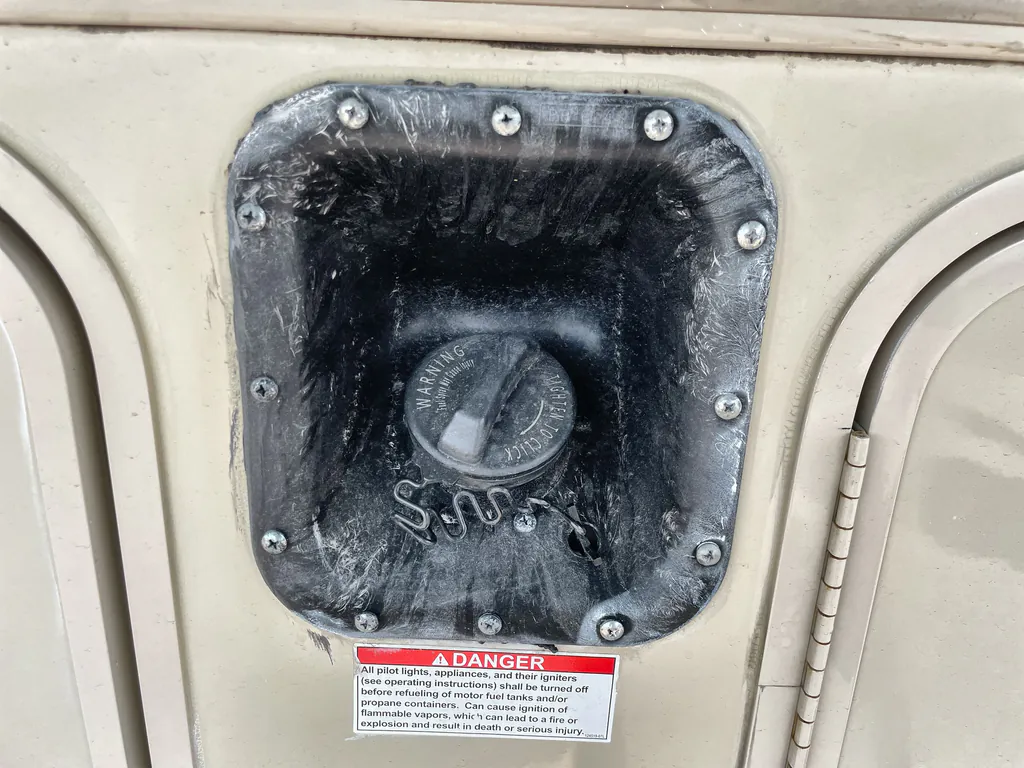 2018 Winnebago Sunstar 27P, Photos photo 31