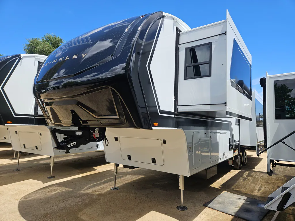 2026 Brinkley Model Z 3600, Photos photo 4