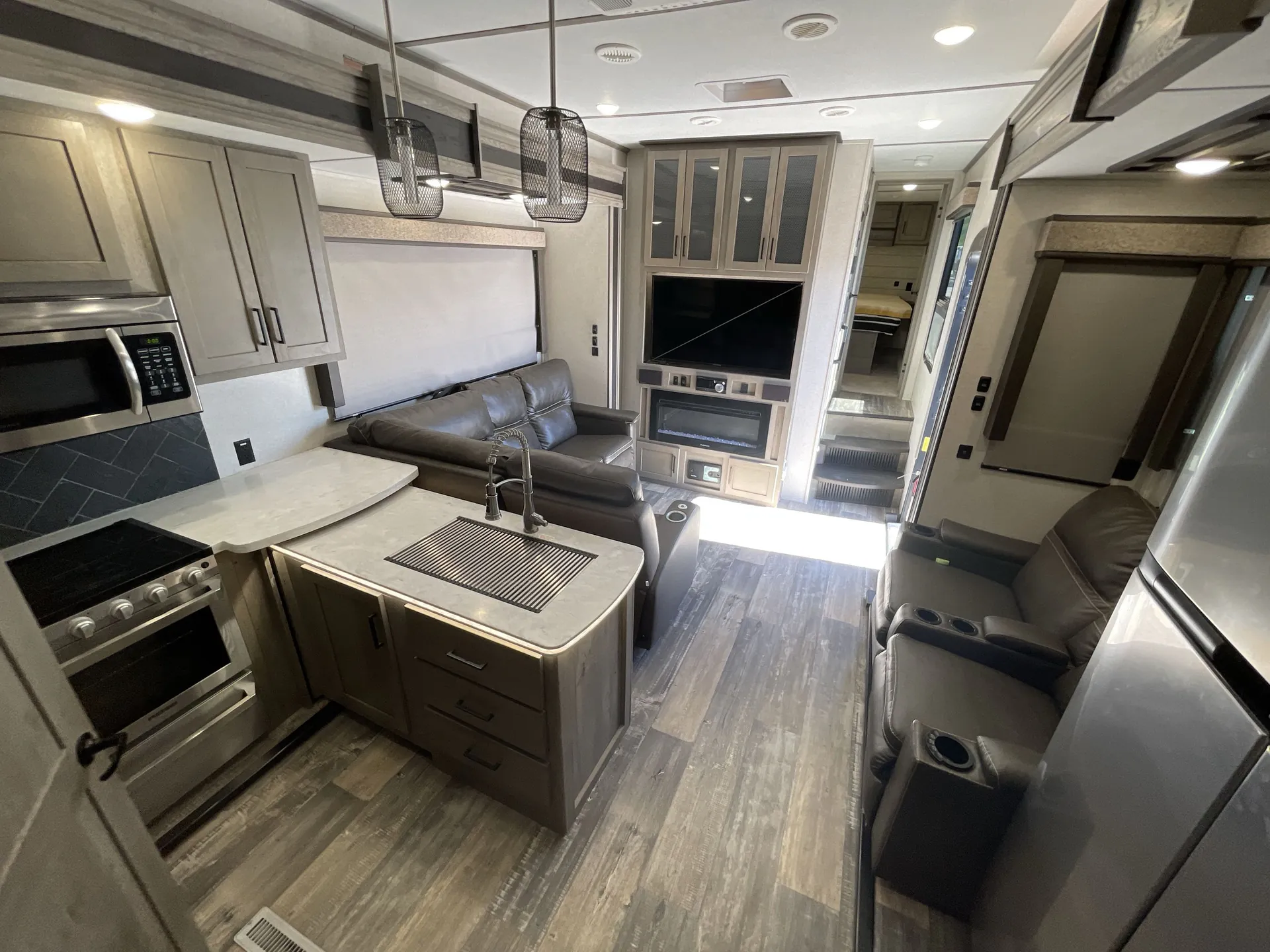 2020 Keystone Raptor 413 — living area main