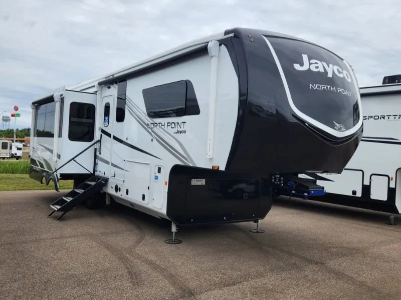 2026 Jayco North Point 310RLTS - Photo 2