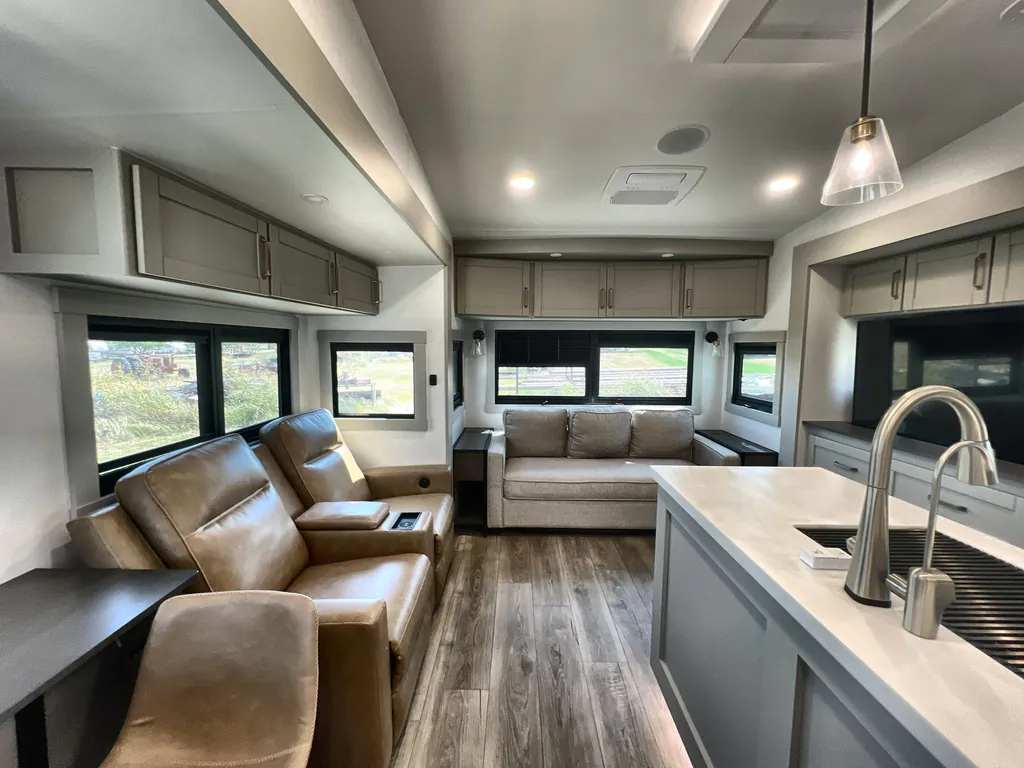 2025 Brinkley Model Z 3610, Photos photo 19