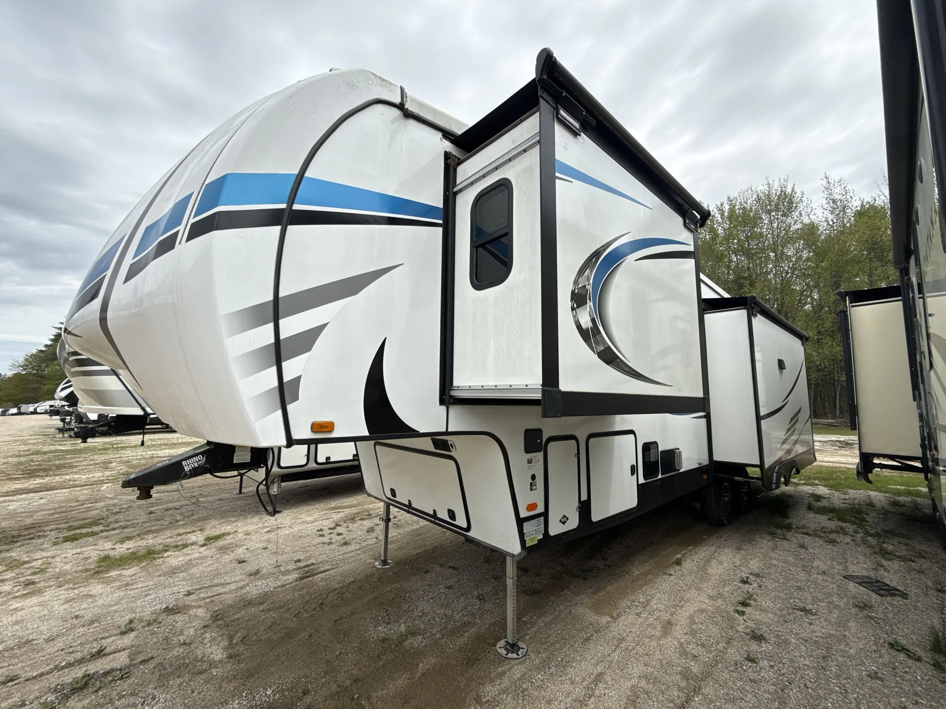 2021 Forest River Wildcat 336RLS — off campside