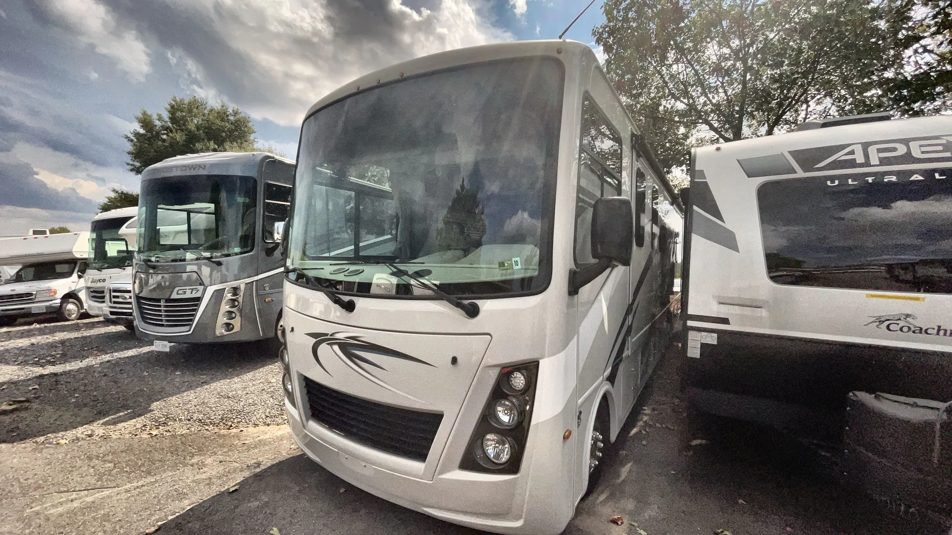 2023 Thor Motor Coach Freedom Traveler A30 - Photo 2