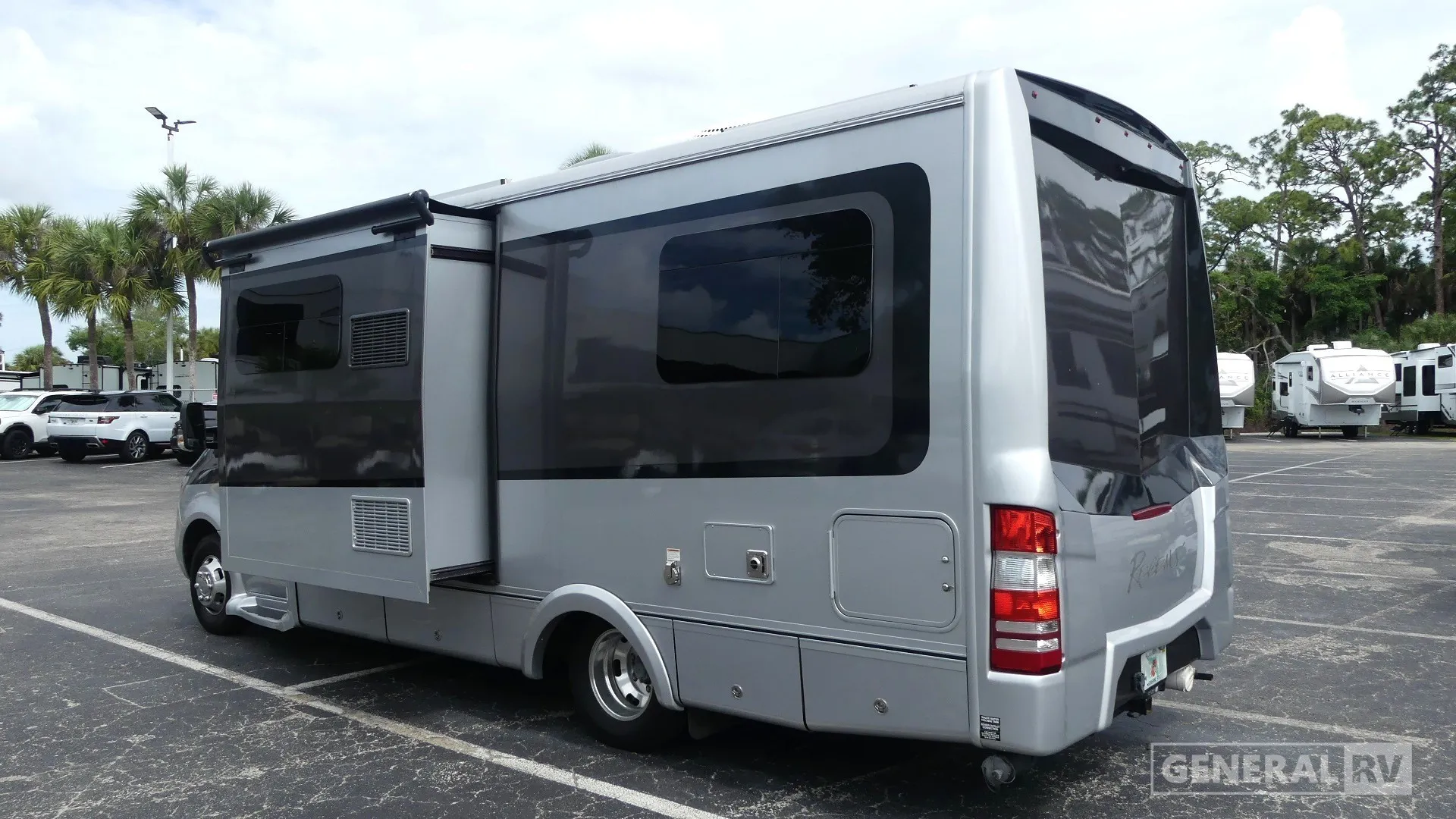 2021 Regency Ultra Brougham 25TBS - Photo 4