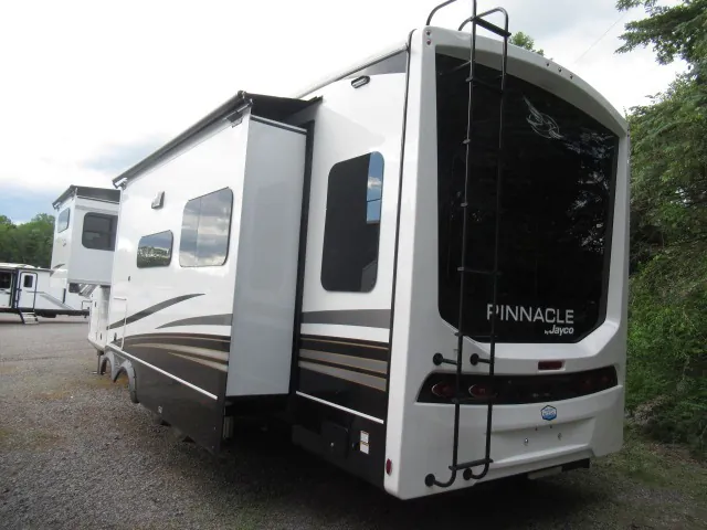 2026 Jayco Pinnacle 36FBTS, Photos photo 5
