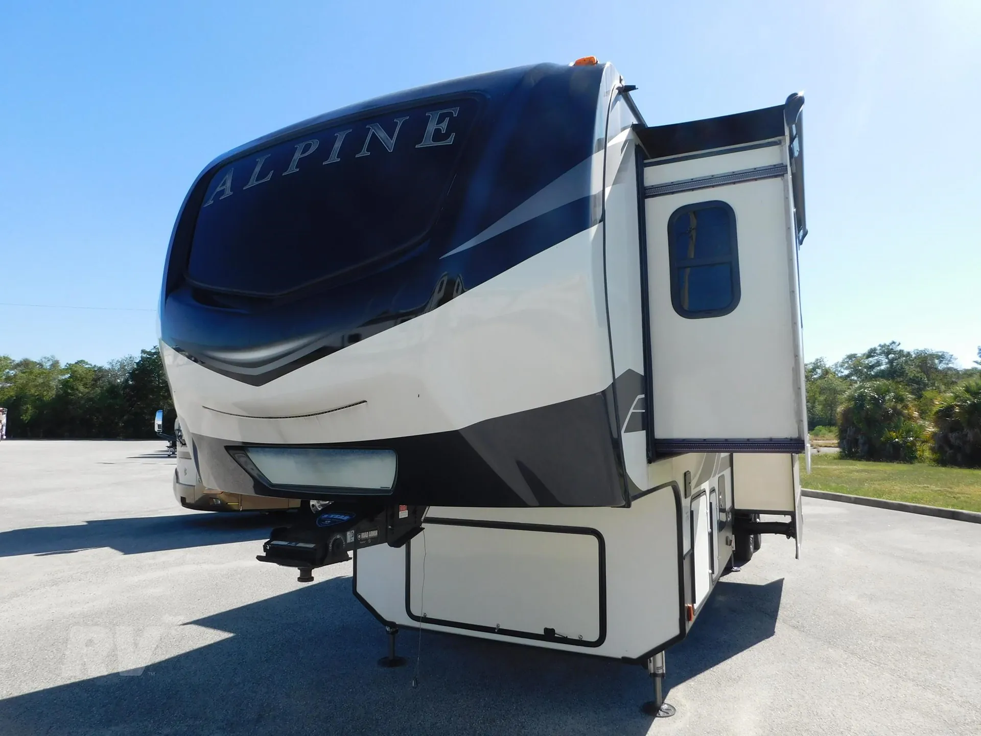 2020 Keystone Alpine 3711KP - Photo 4