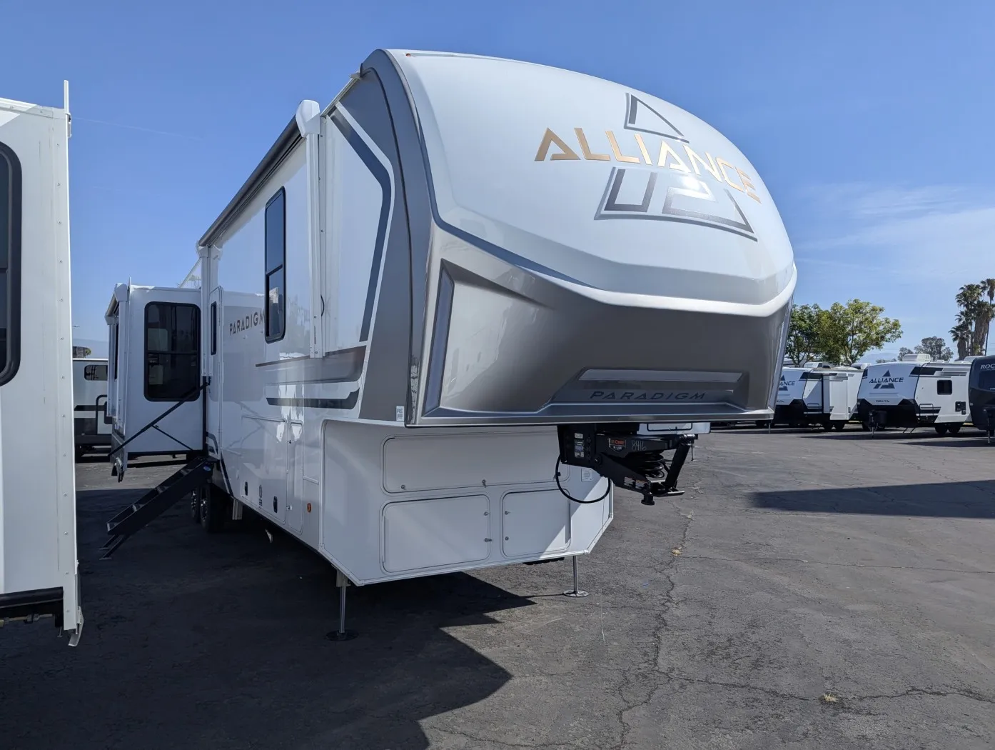 2026 Alliance RV Paradigm 340RL - Photo 2