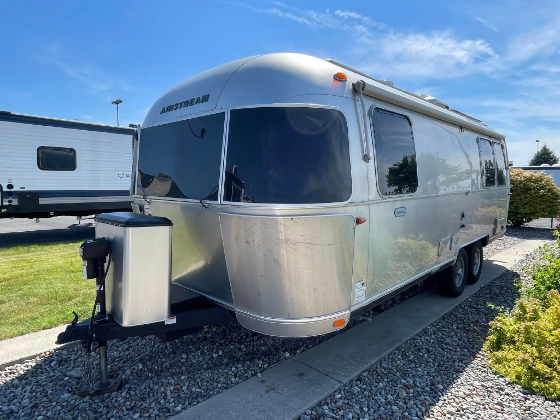 2024 Airstream Globetrotter 25FB - Photo 4