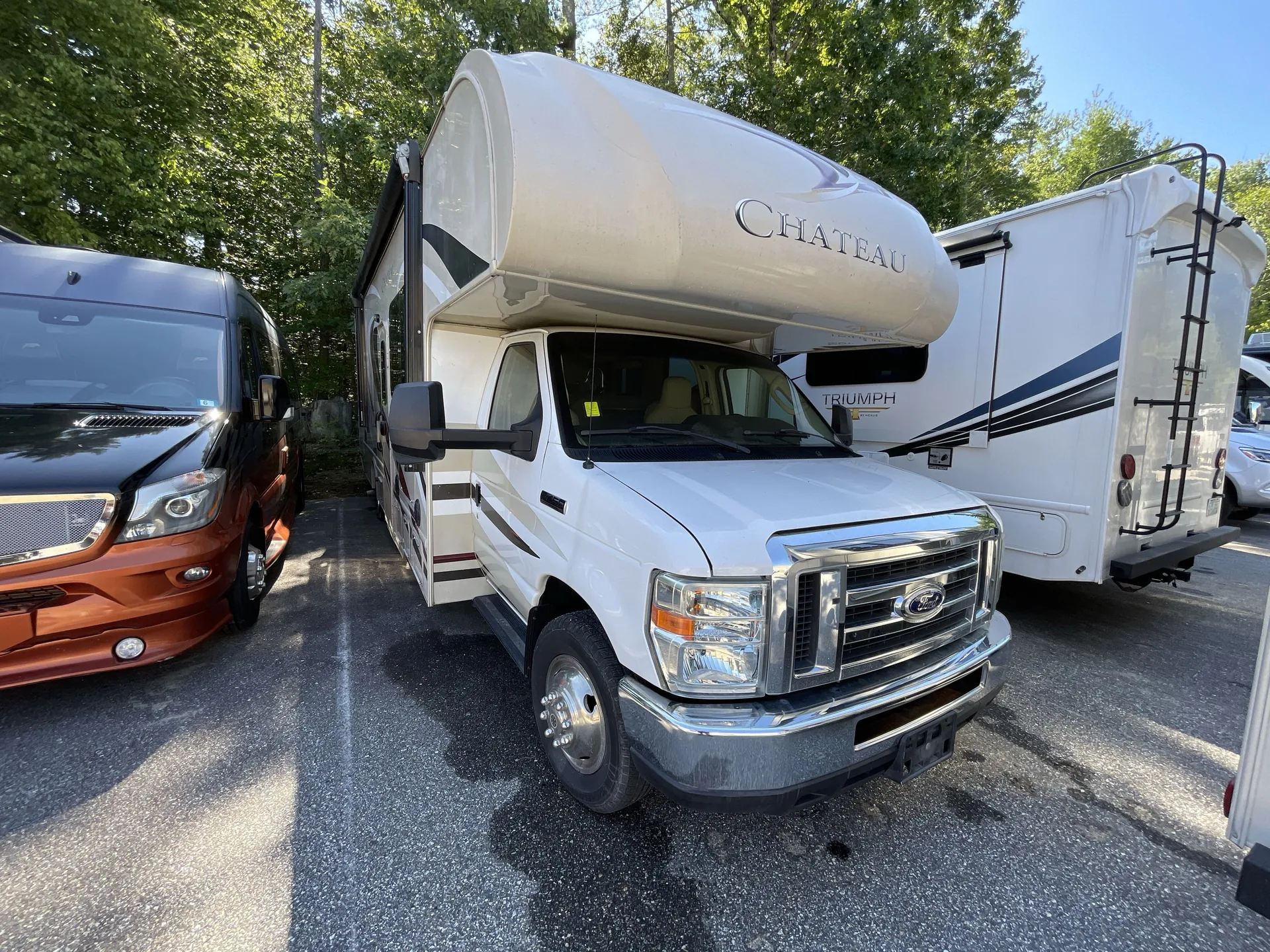 2016 Thor Motor Coach Chateau 31W - Photo 2