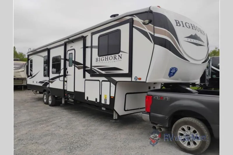 2019 Heartland Bighorn Traveler 39FL - Photo 2